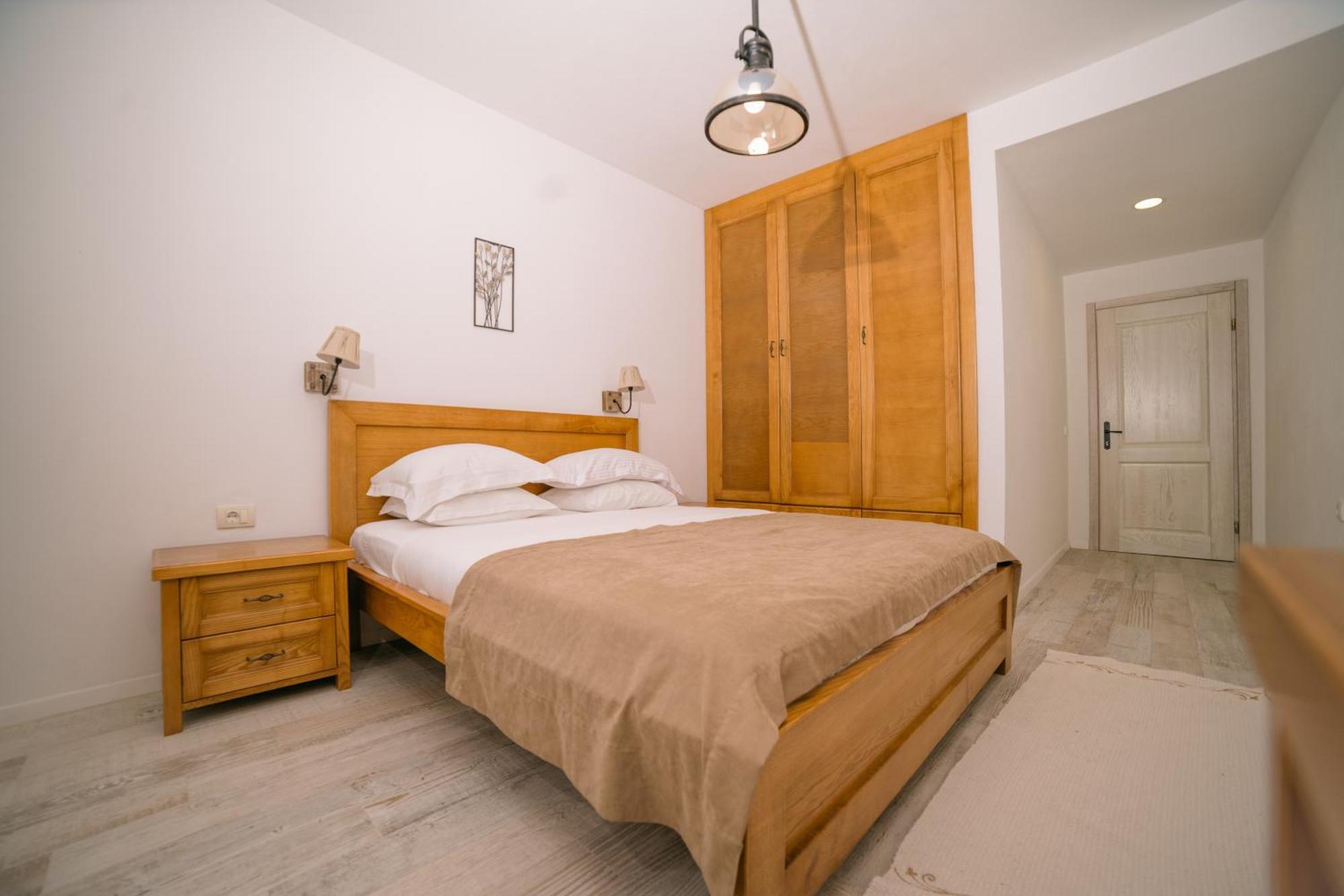 Hotel Pirate Old Town Улцин Екстериор снимка