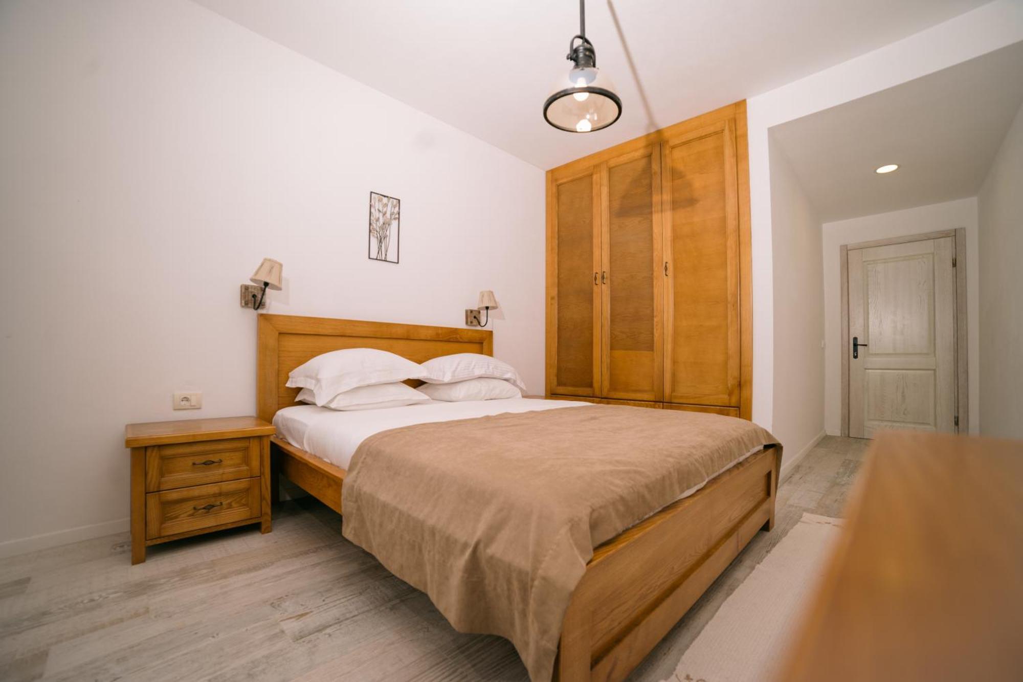 Hotel Pirate Old Town Улцин Екстериор снимка
