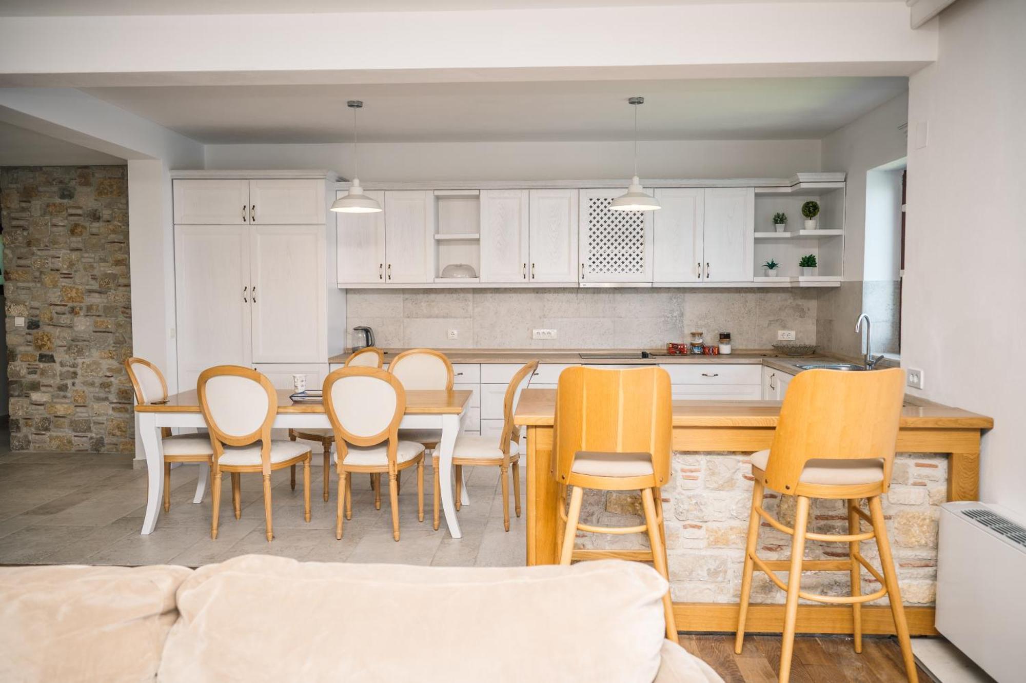 Hotel Pirate Old Town Улцин Екстериор снимка