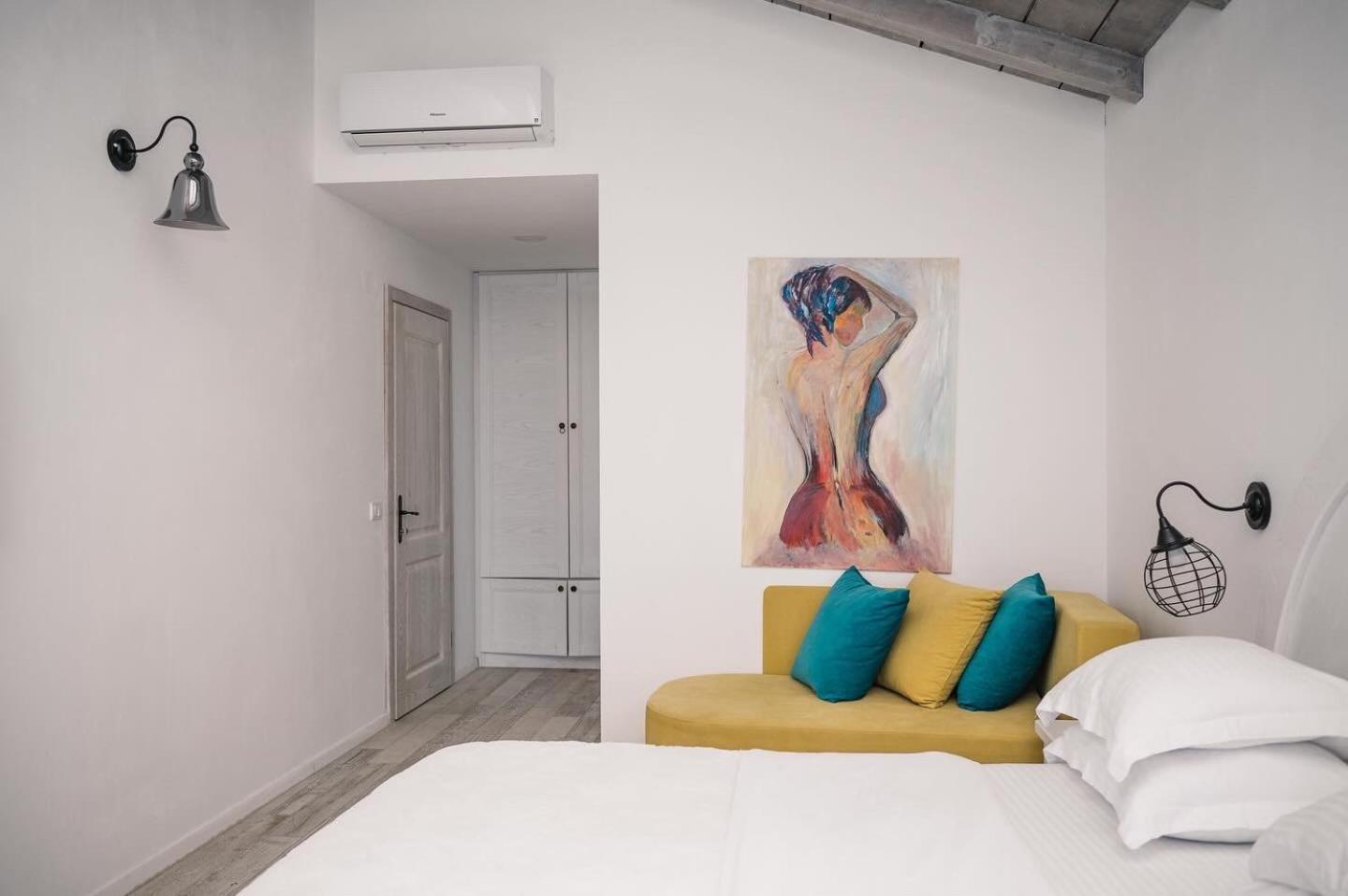 Hotel Pirate Old Town Улцин Екстериор снимка