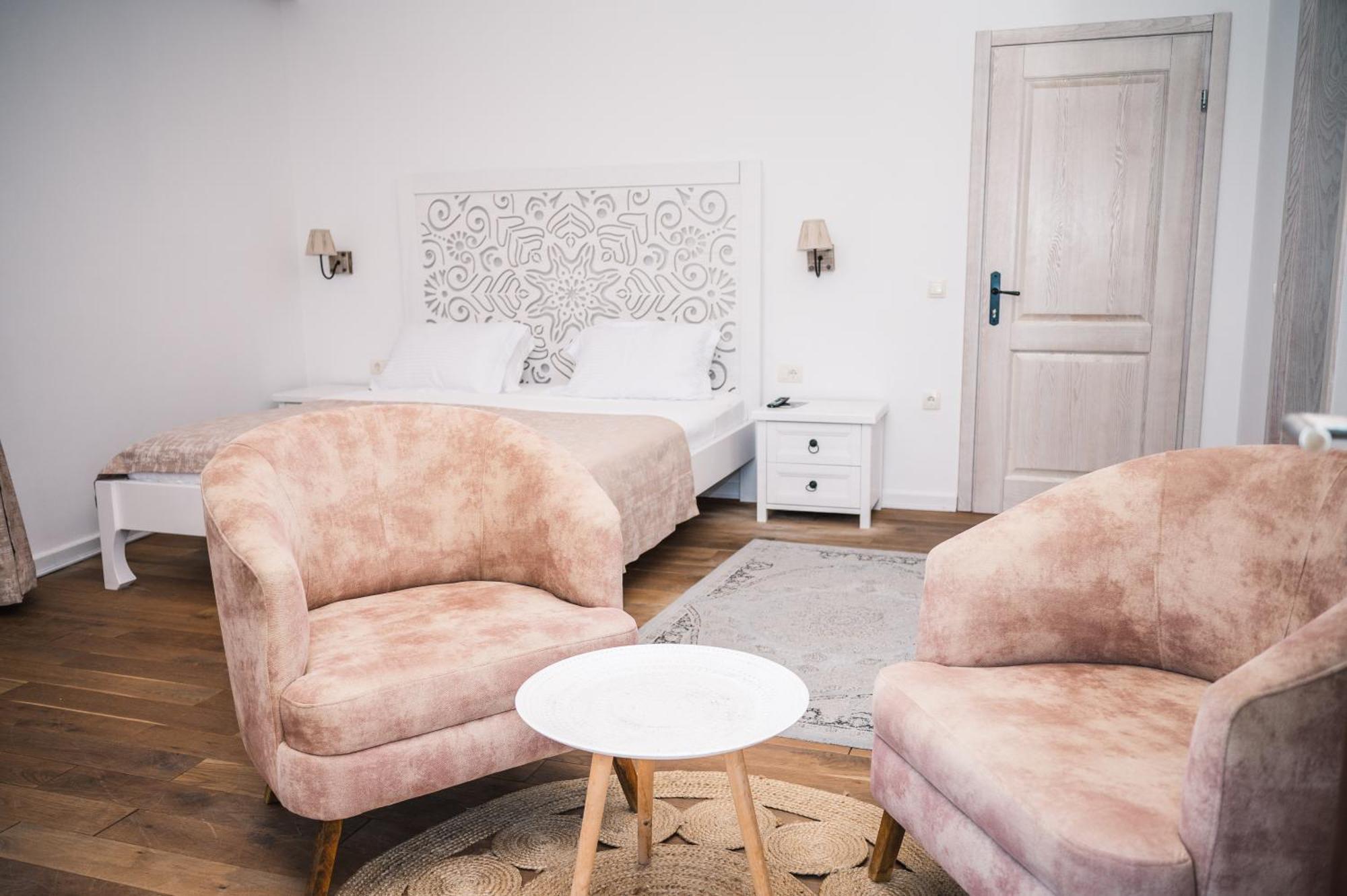 Hotel Pirate Old Town Улцин Екстериор снимка