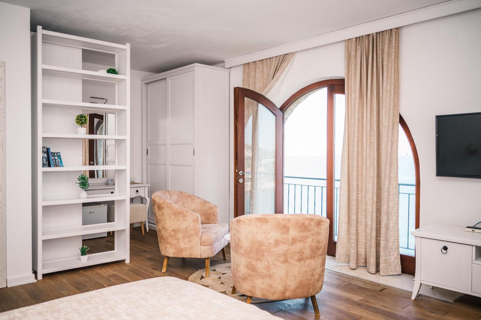 Hotel Pirate Old Town Улцин Екстериор снимка